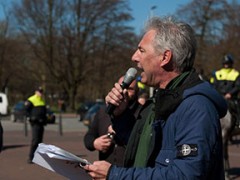 Pegida demonstratie Den Haag 10 april 2016 bewezen volledig nep (foto’s en video’s)
